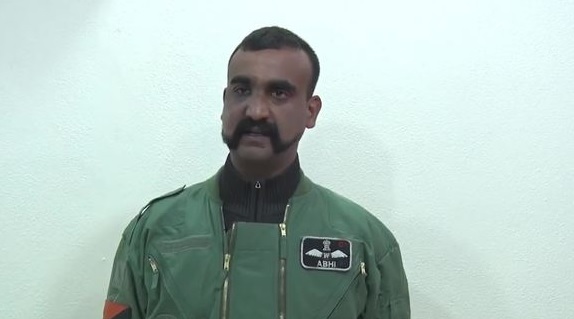 Pilot India yang Ditawan dan Kemudian Dibebaskan Pakistan Kembali ke Skuadronnya 